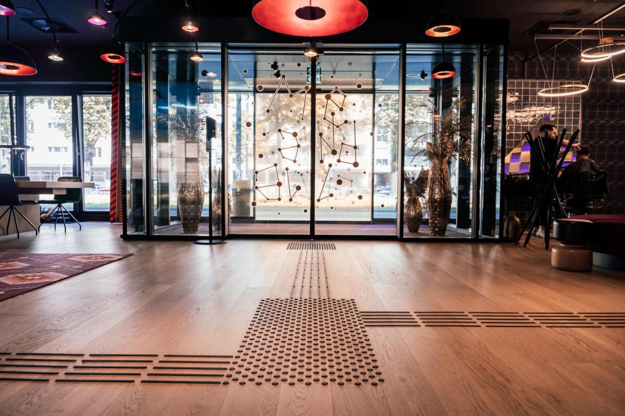 Me And All Hotel Dusseldorf Oberkassel, By Hyatt エクステリア 写真